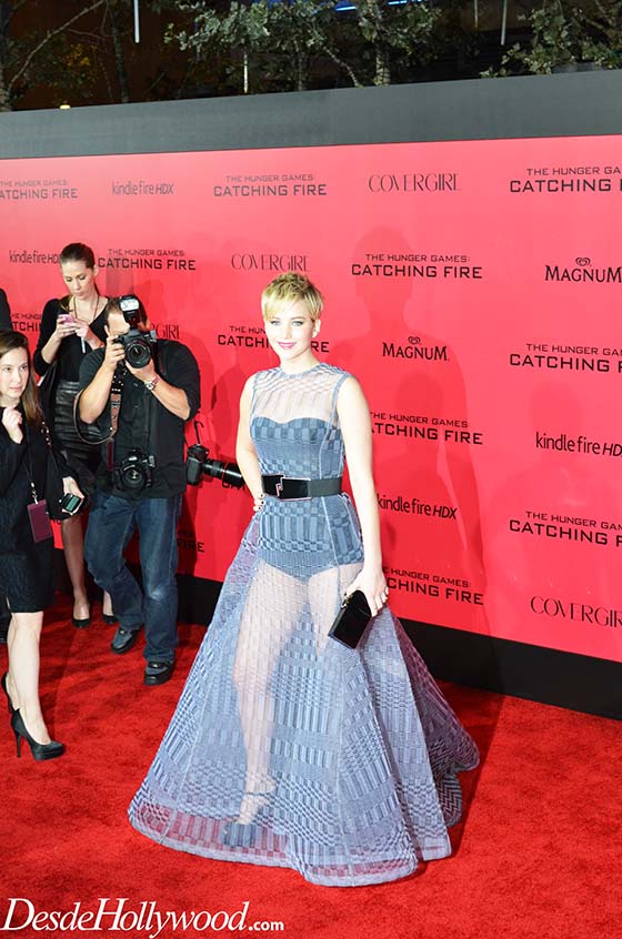jennifer-lawrence-catching-fire-hunger-games-premiere-los-angeles (4)