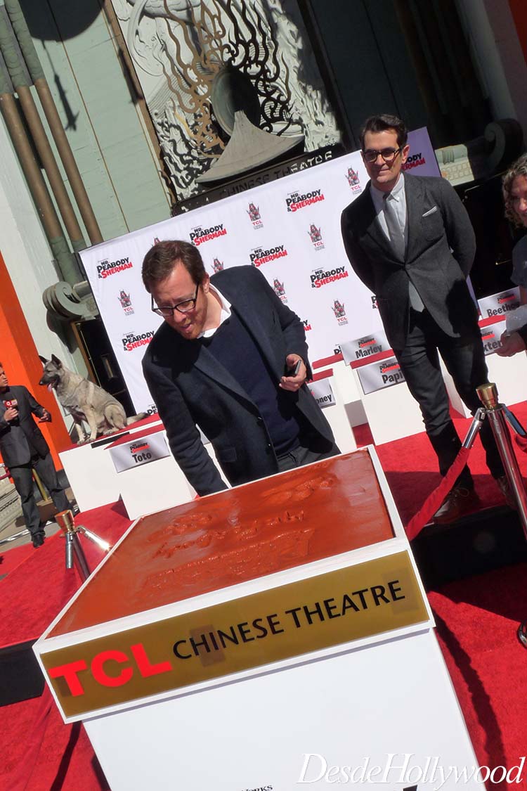 MrPeabody-and-Sherman-Paw-Ceremony (4)