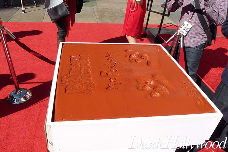 MrPeabody-and-Sherman-Paw-Ceremony (5)