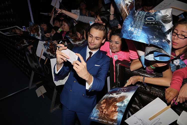 Premiere Of Paramount Pictures' "NOAH" - Red Carpet
