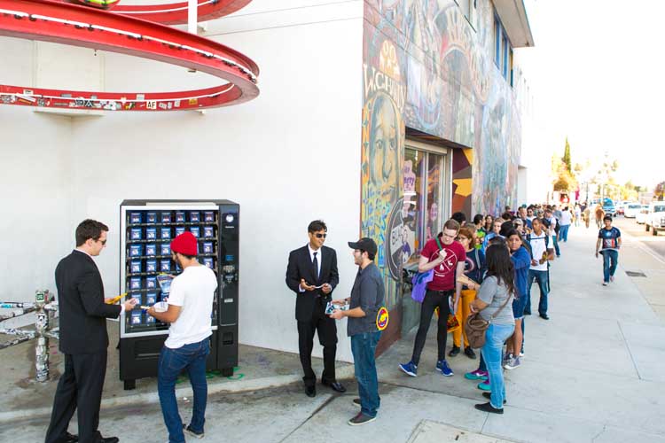 CaptainAmericaWinerSoldierSigningHollyood (6)